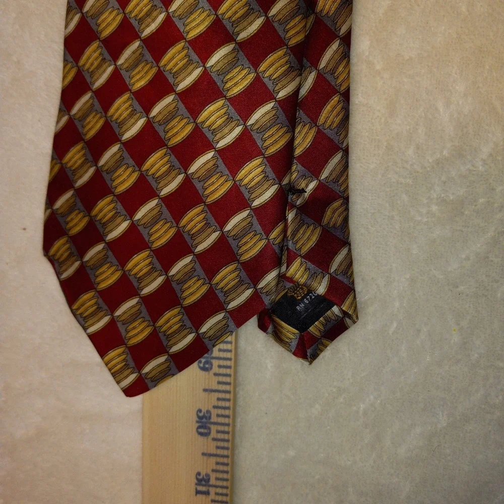 Countess Mara Tie Red Geometric All Silk Hand Made In Italy Vintage Necktie Tie